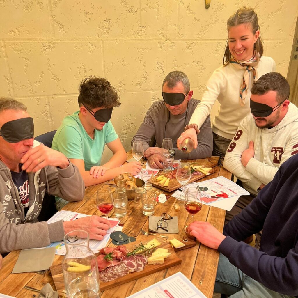 dégustation de vins soirée entre amis team building vin soirée oenologique wine truck événement apprendre à déguster le vin vins naturels cse comité entreprise bretagne 